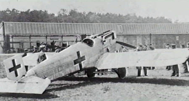 Junkers_D.I_fighter_in_1918.jpg