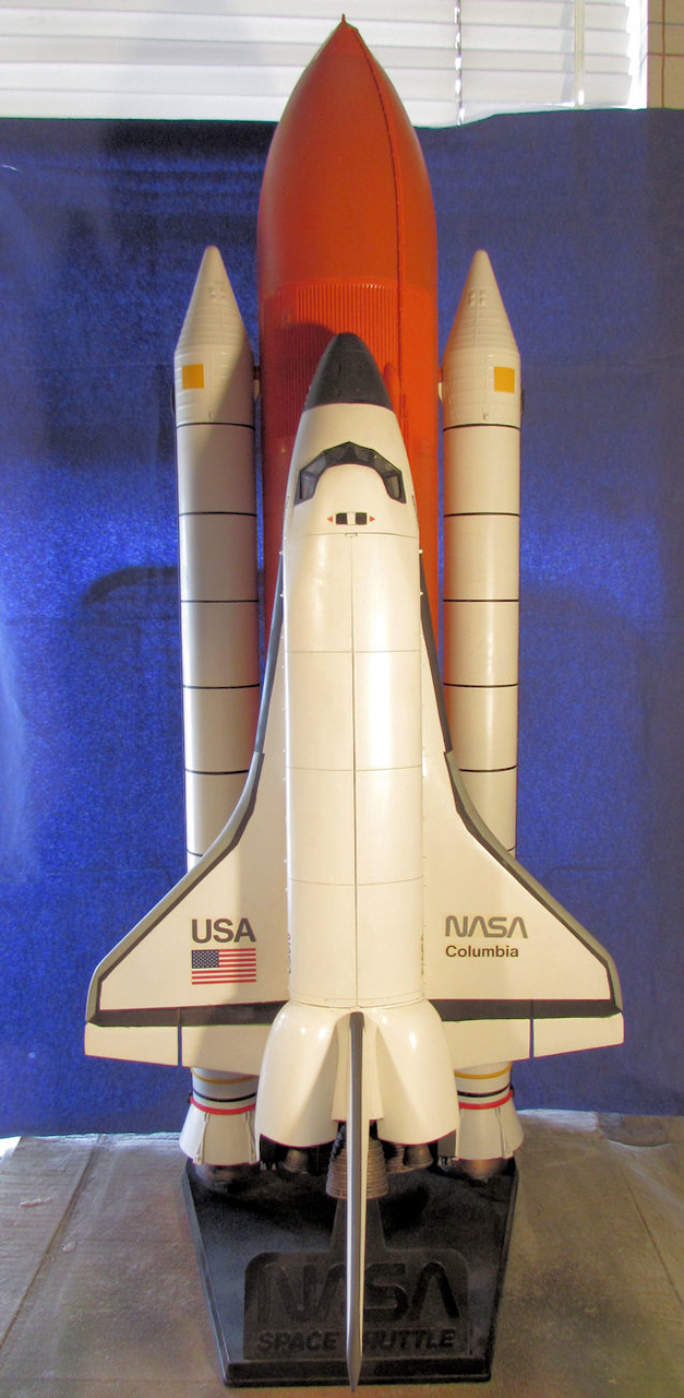 Columbia_Space_Shuttle_with_Boosters_I.jpg