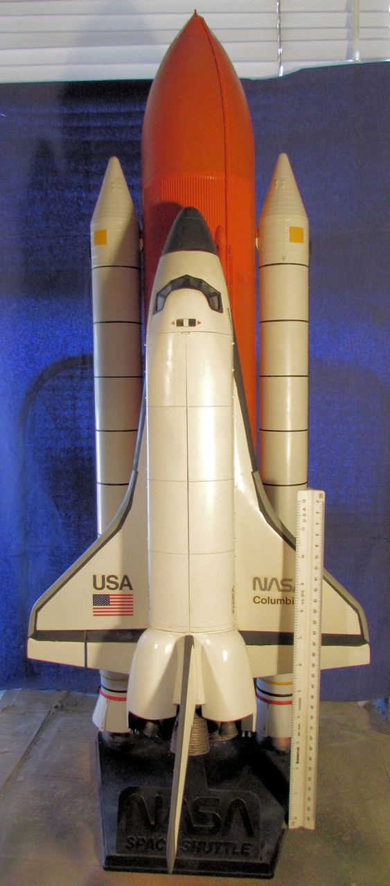 Columbia_Space_Shuttle_with_Boosters_IV.jpg