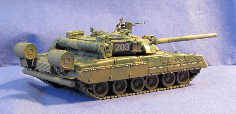 Russian_T-80U_Tank_II.jpg