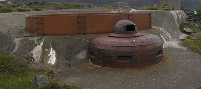 031_engelöya_batterie dietl_leitstand s 100 frontseite_2005-07-22.jpg