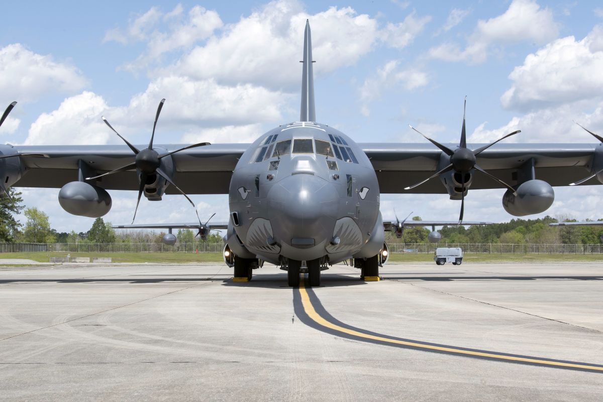 13-5785 23rd wing hc-130J 2.jpg
