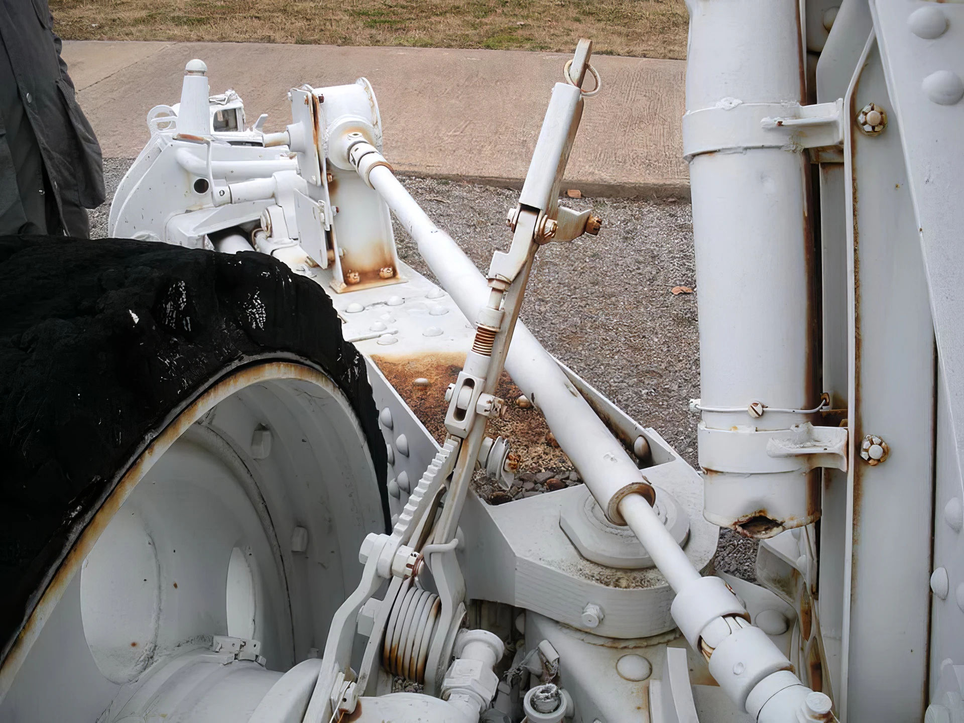 150mm-s.F.H.18-Howitzer-29.jpg