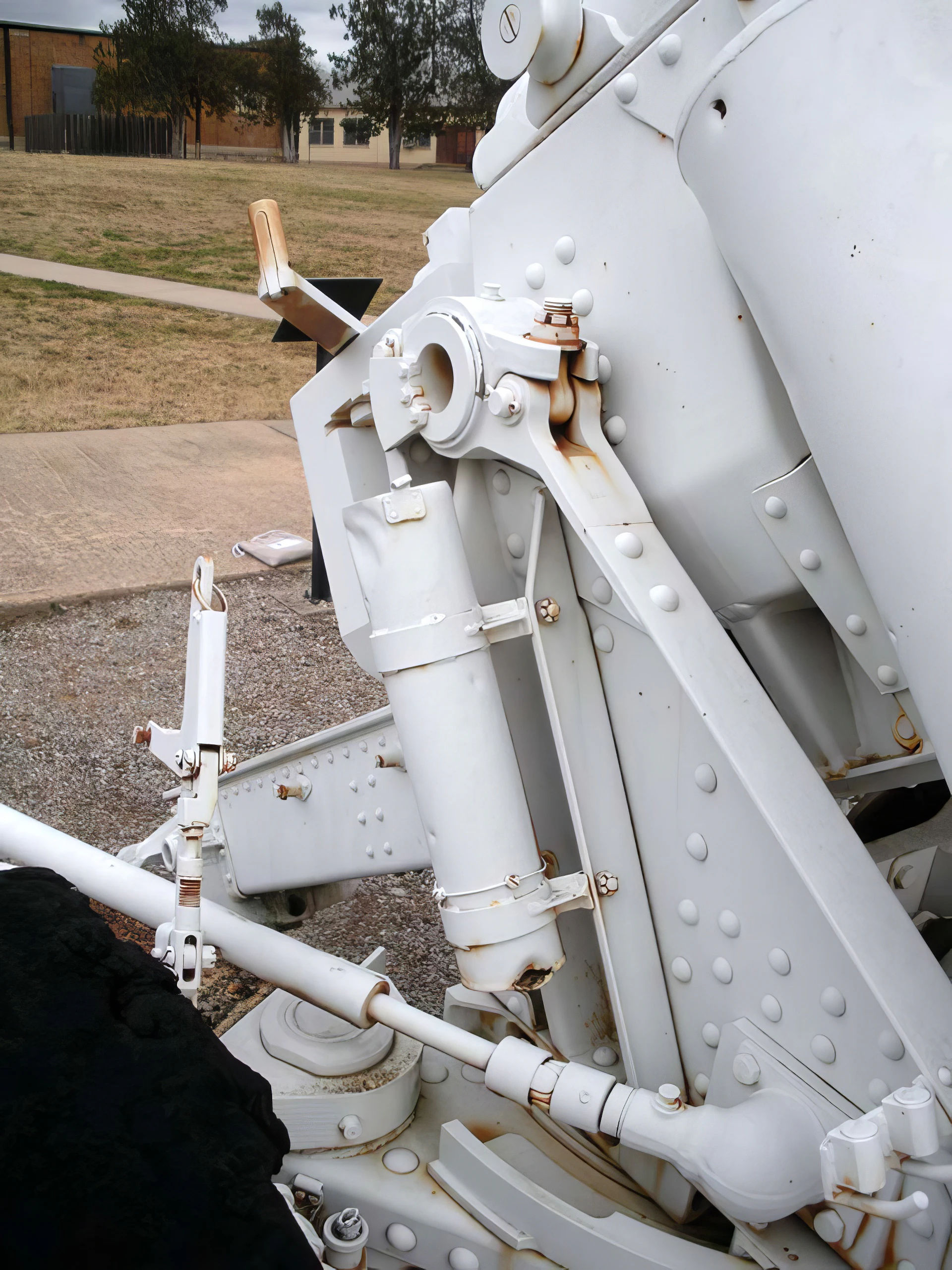 150mm-s.F.H.18-Howitzer-32.jpg