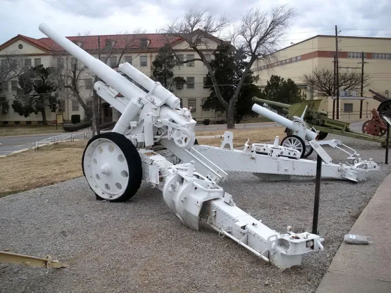 150mm-s.F.H.18-Howitzer-768x576.jpg