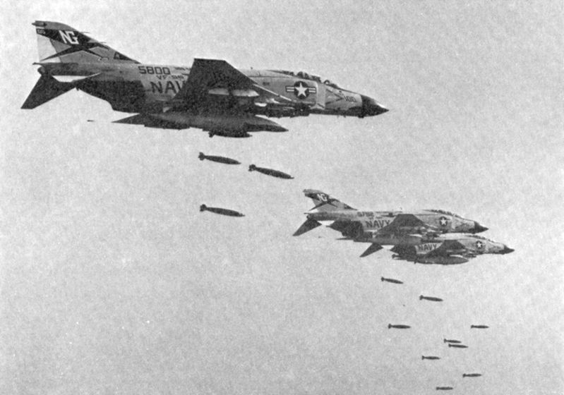 155800 NG-100 F-4J-35-MC VF-96 Vietnam 1971-72.jpg