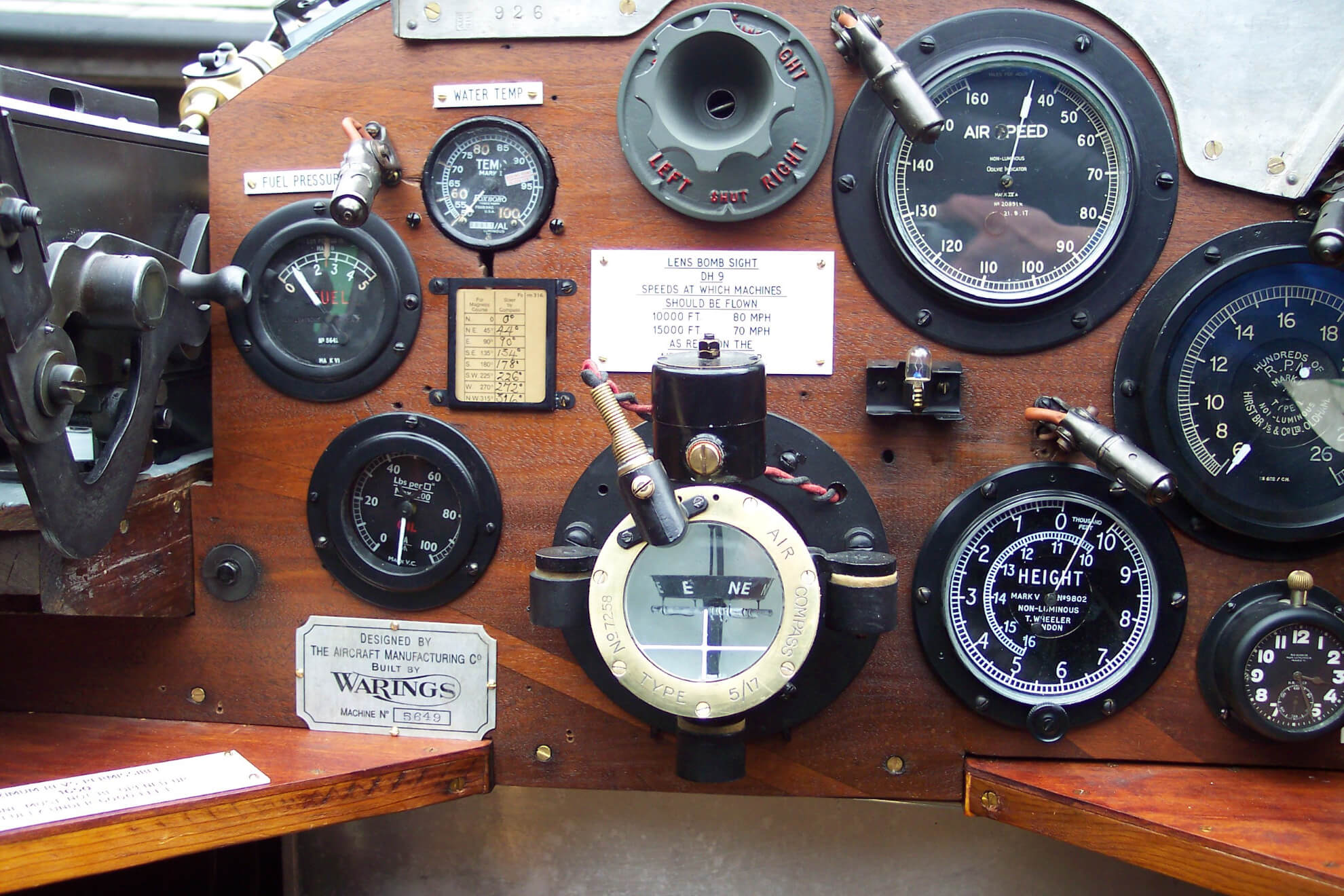 1918-DH-9-Instrument-panel-.jpg