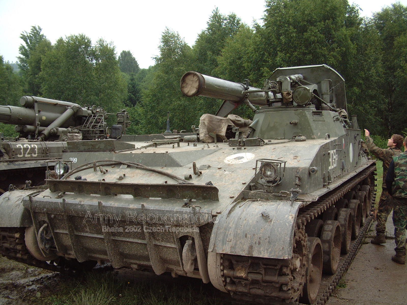 2S4_ArmyRecognition_Bhana2002_CZ_01.jpg