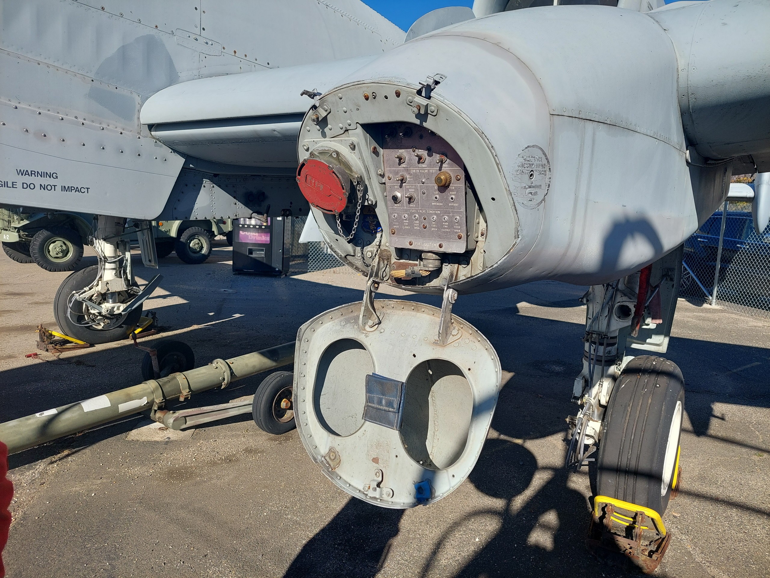 a-10-warthog-sits-pretty-guarding-the-factory-it-was-born-in-30mm-gun-hidden-behind-cover_9.jpg