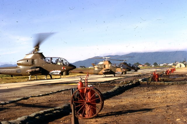 AH-1G Camo 66-15273 AH-1G D Troop, 1st Squadron, 10th Cavalry Regiment 02.jpg