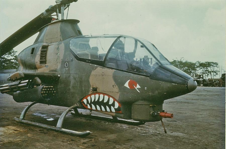 AH-1G Camo belis 356a.jpg