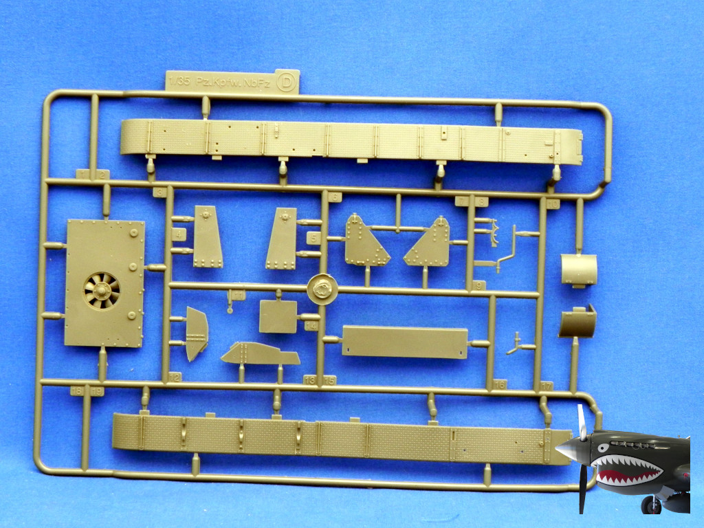AmusingHobbyNeuBauFahrZeugSprueTreeDfront.JPG AmusingHobbyNeuBauFahrZeugSprueTreeDfront.JPG