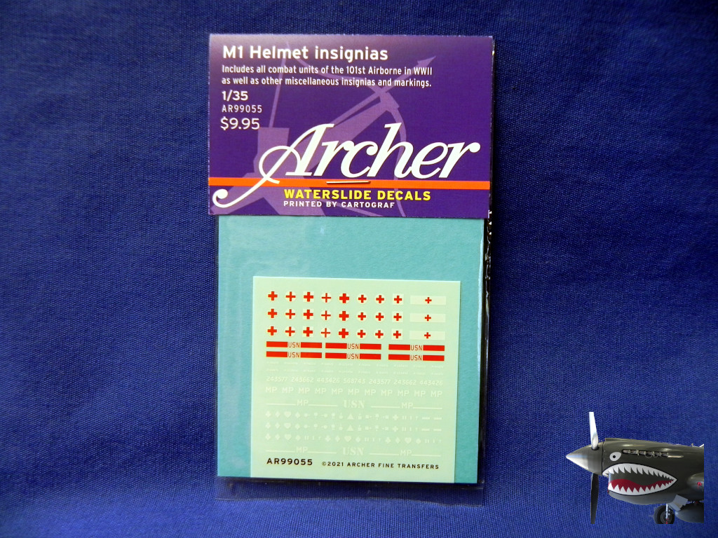 AR9055 M1 Helmet Insignias.JPG