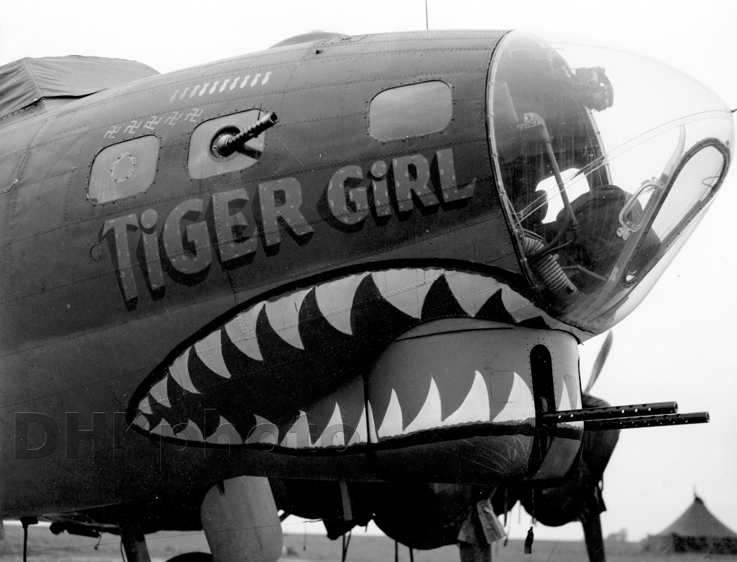 B-17 DHK-B-17GTigerGirl.jpg