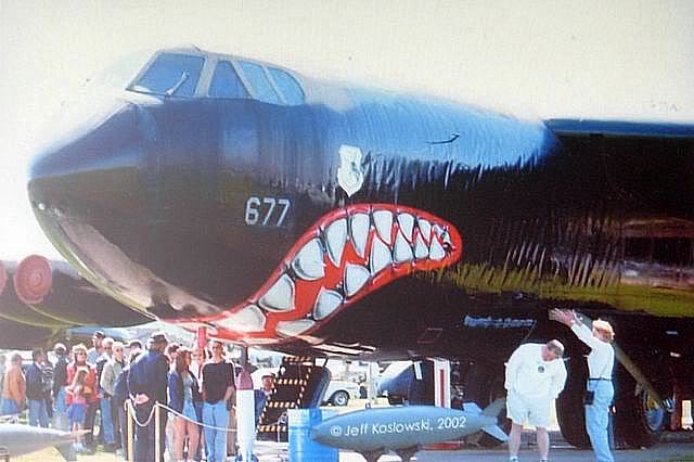 b-52 shark2000bb.jpg