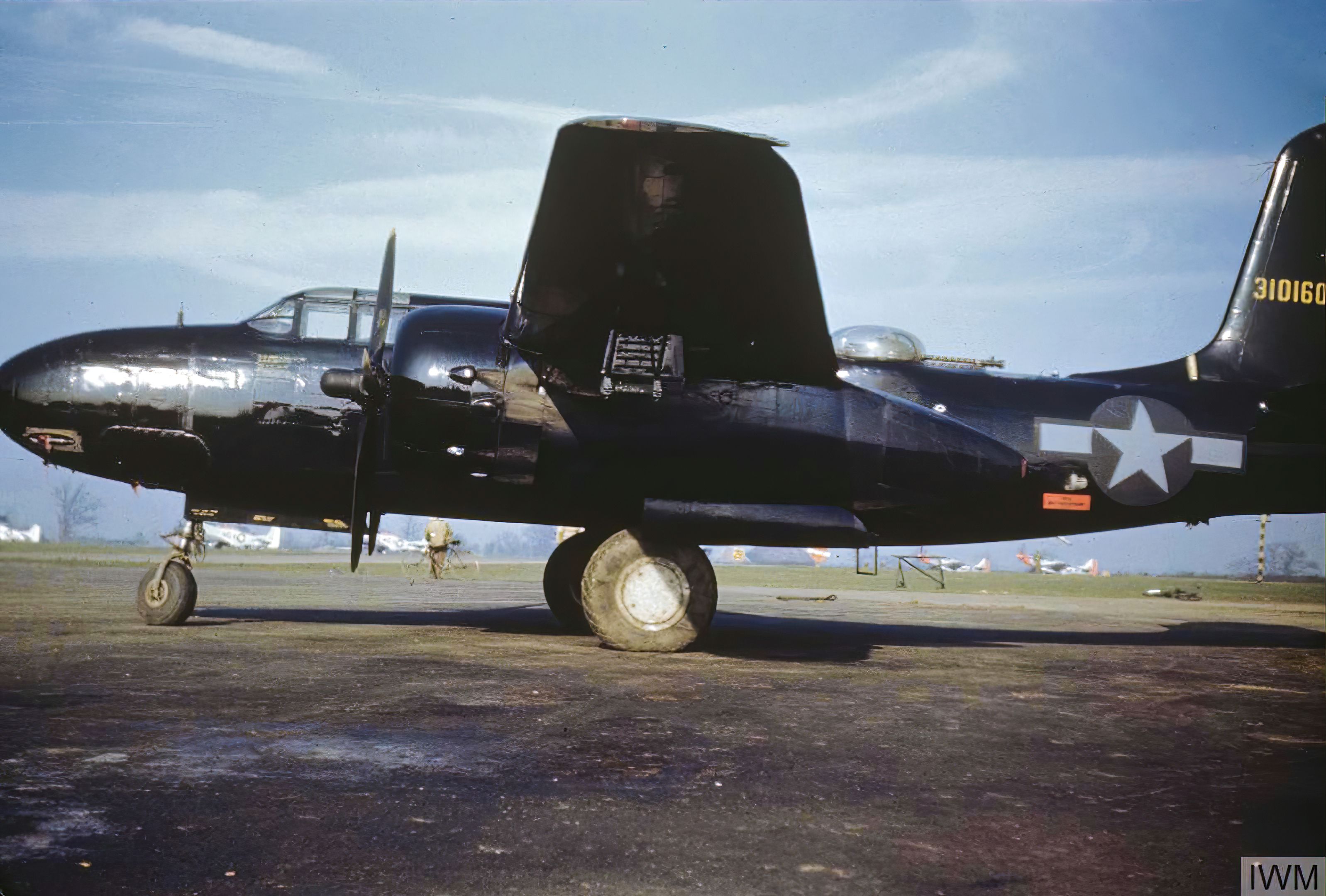 Bomb Shackle 43-10160-A-20G-Havoc-9AF-422nd-Night-Fighter-Squadron-on-a-visit-to-Debden-FRE7470.jpg