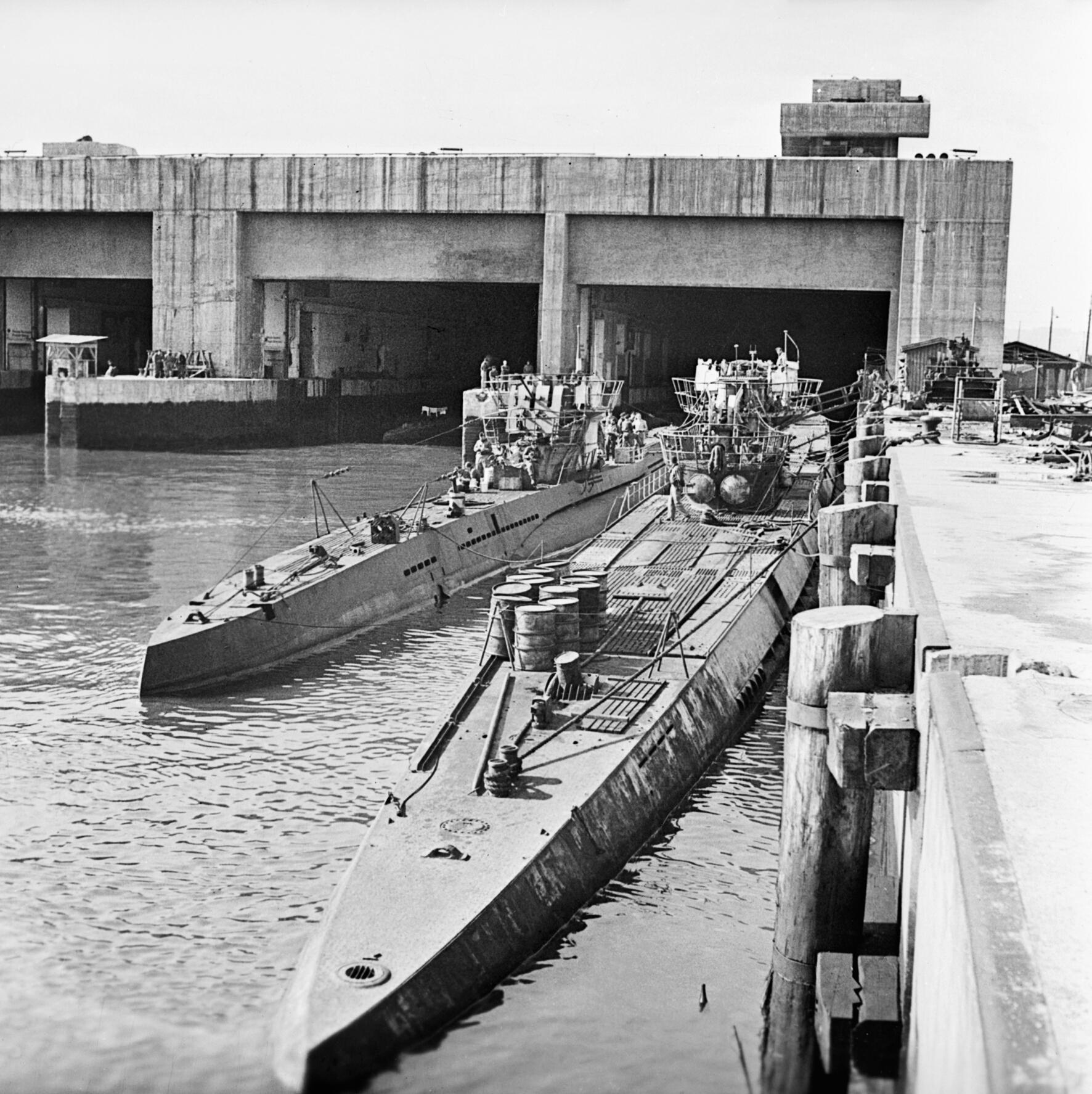 Captured_German_U-boats_outside_their_pen_at_Trondheim_in_Norway,_19_May_1945._BU6382.jpg