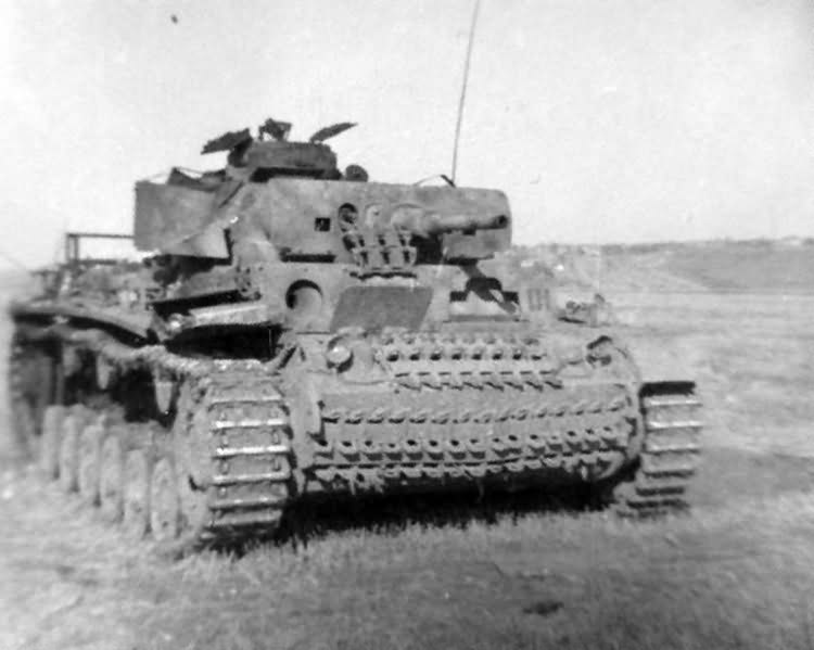 Destroyed_Totenkopf_Division_Panzer_III_Ostfront.jpg