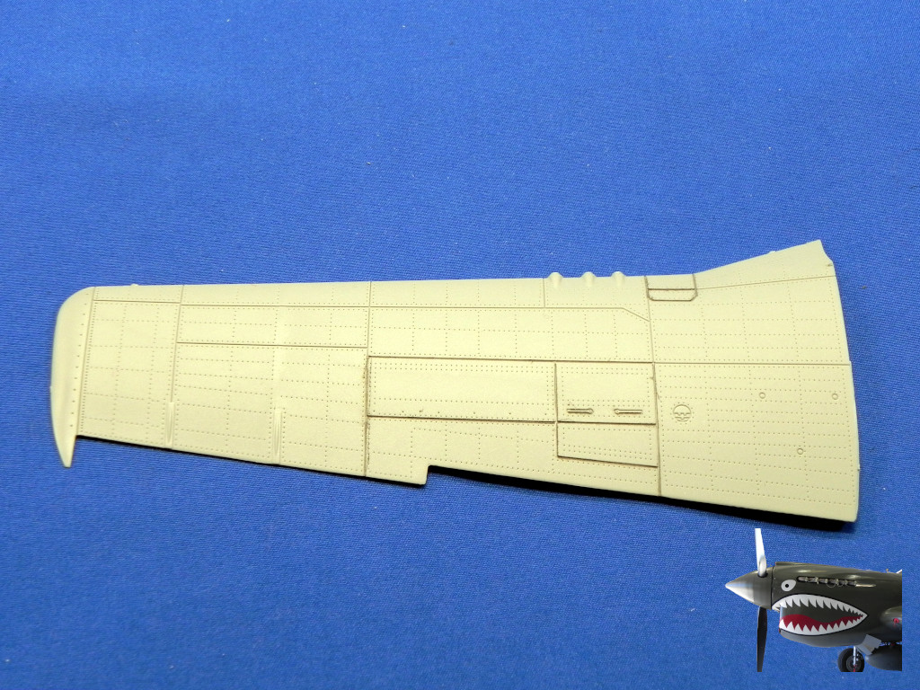 DragonP-51D32PortUpperWing.JPG