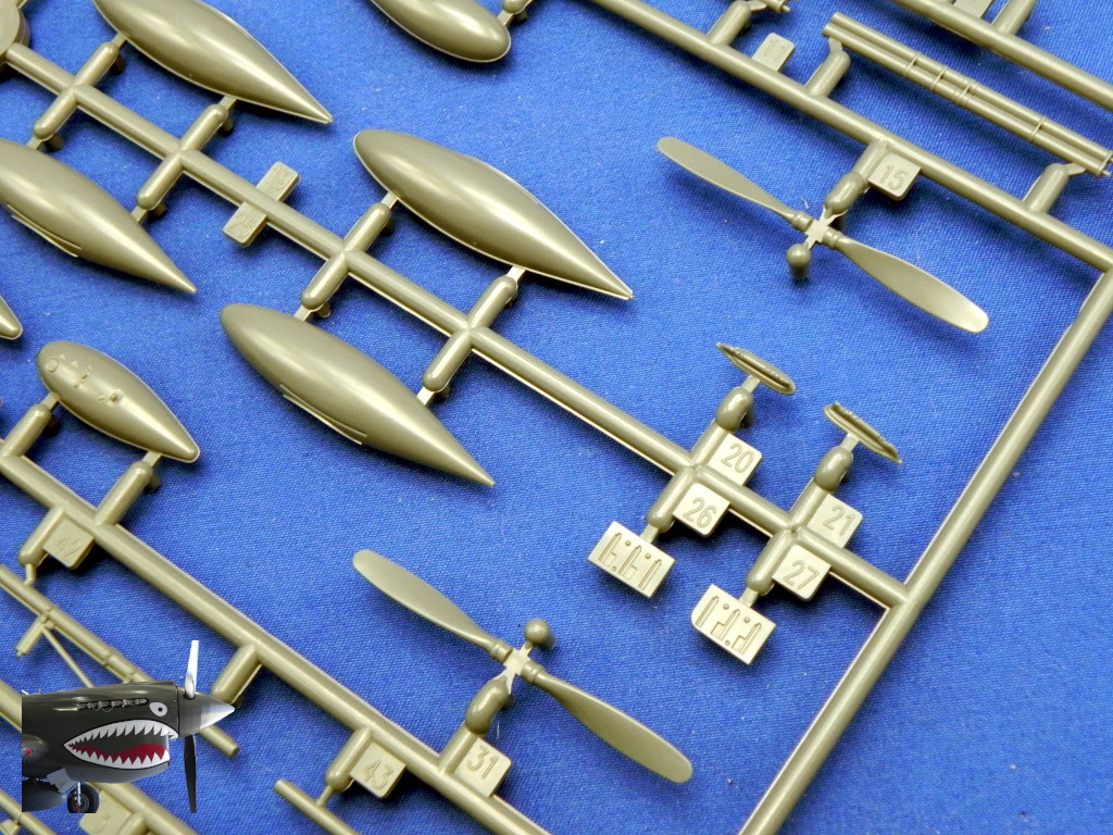 Eduard70171xSprueFdetails01.JPG Eduard70171xSprueFdetails01.JPG