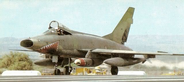 F-100D FAF french640px.jpg