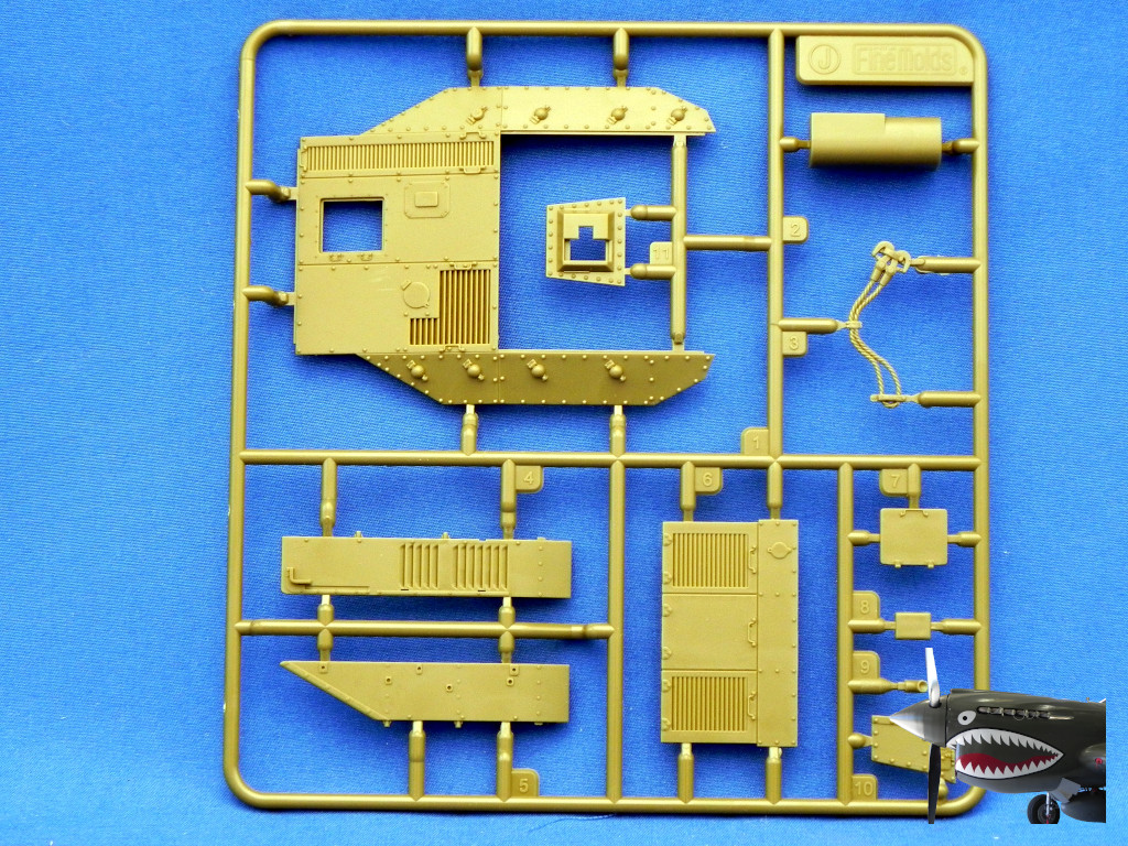 FineMoldsType89GirlsundPanzerSprueJFront.JPG