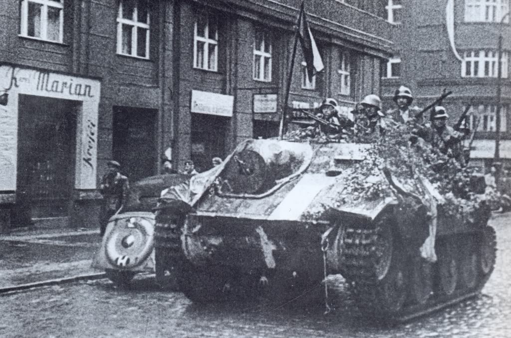 Hetzer_Smrt_Okupantm_1.JPG