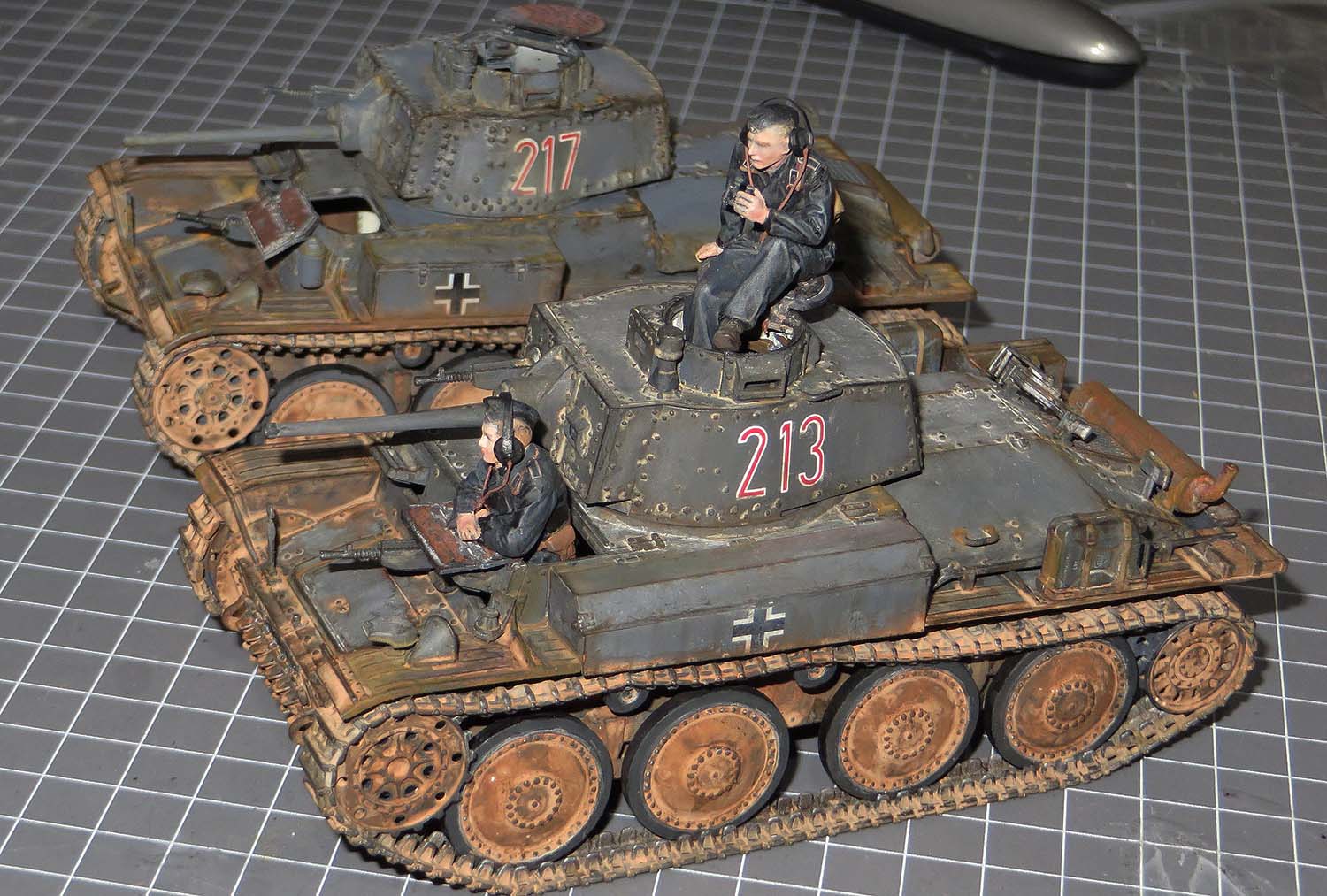 Hobbyboss and Tamiya Panzer 38t 5.jpg