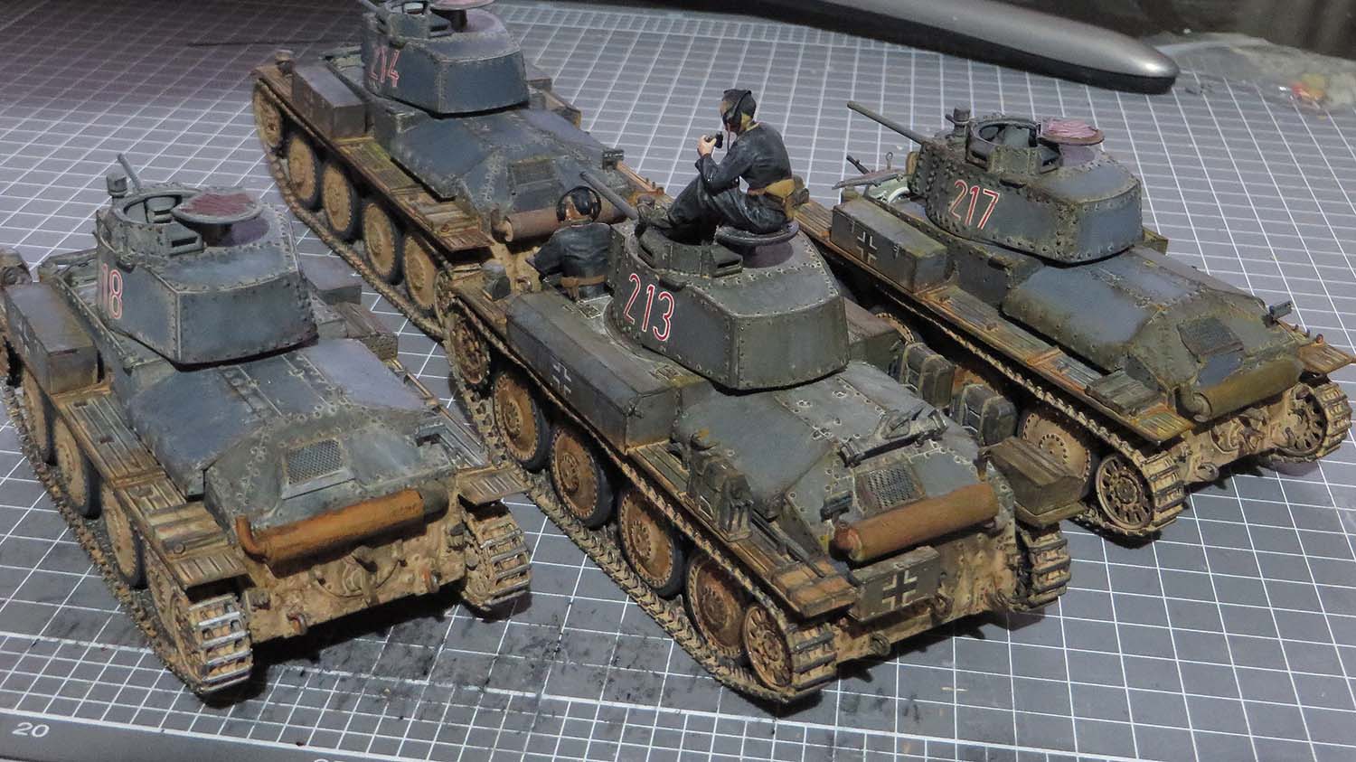 Hobbyboss and Tamiya Panzer 38t 6.jpg