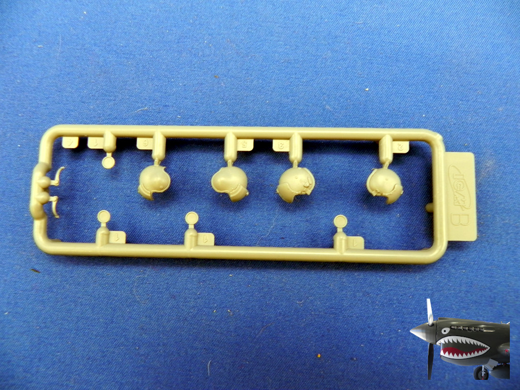 ICM Cobra Pilots Sprue B.JPG