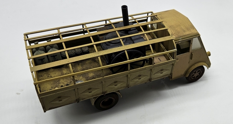 ICM WWII German Mobile Field Kitchen AHN 'Gulaschkanone' (IPMS).jpg