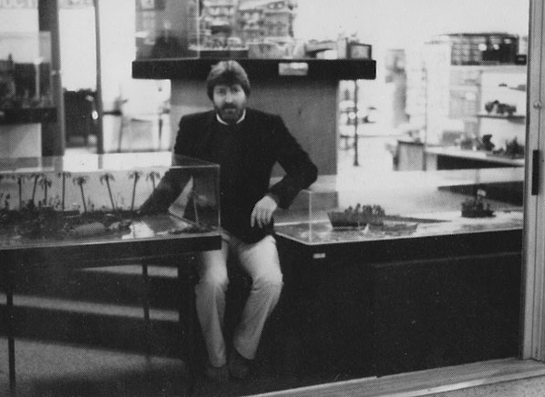 Lewis and dios.jpg Lewis and dios.jpg