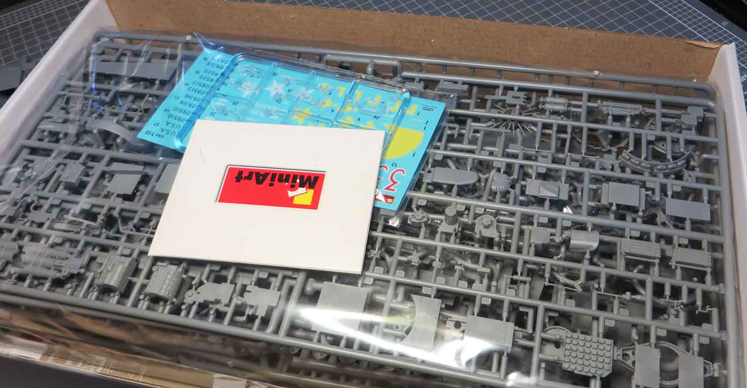 M3 LEE Mid Product Box contents1.jpg