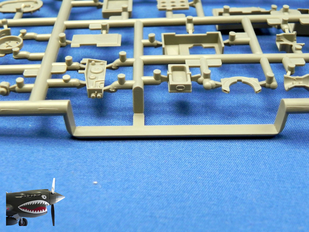 MA35352StuGIIIAusfGAlkettOct43SprueDxDetail3.JPG