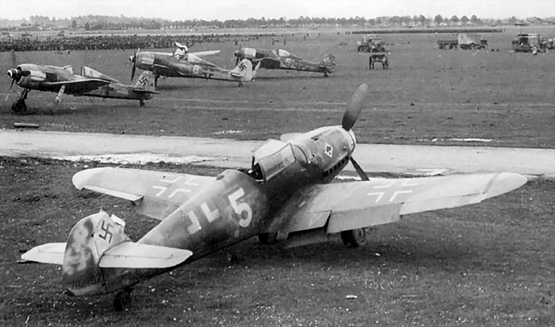 Messerschmitt-Bf-109G14R3-Erla-3.JG53-Yellow-5-WNr-782192-Bad-Aibling-Germany-1945-01.jpg