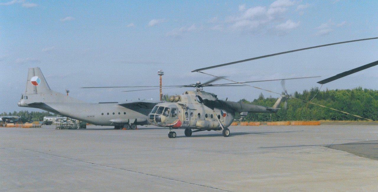 Mi-8 Czech 0826 08.jpg