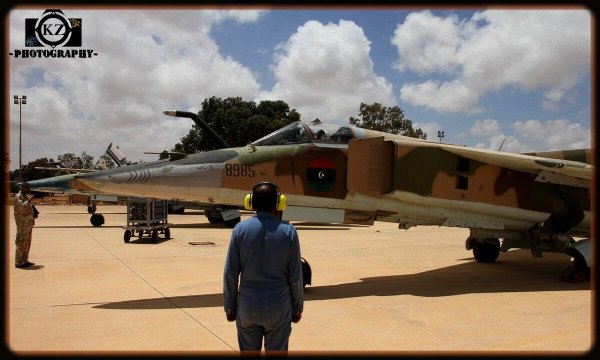 MiG-23BN 8985 b.jpg