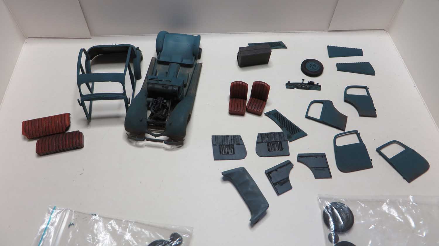 Miniart V170 Convertable sub section paint1.jpg