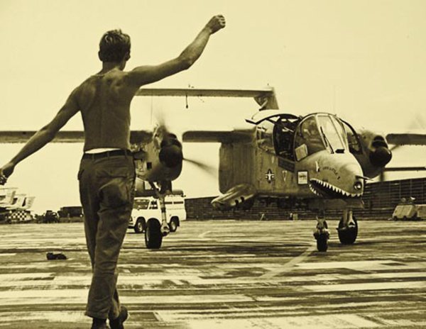 OV-10B bronco_gala_military_fm10_jpg__800x600_q85_crop.jpg