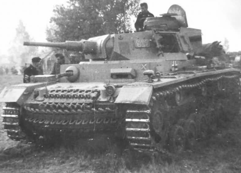 Panzer_III_number_525.jpg