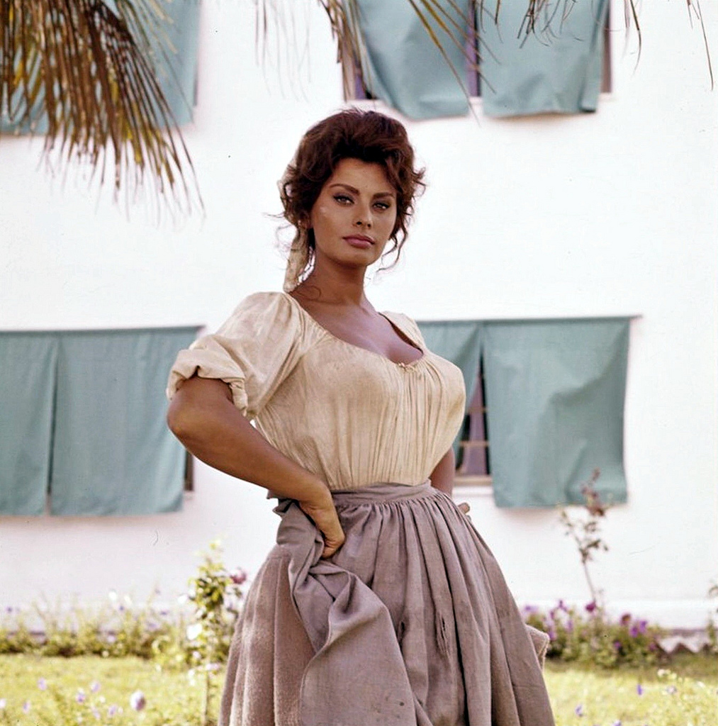 Sophia Loren in the 1950s-60s (16).jpg