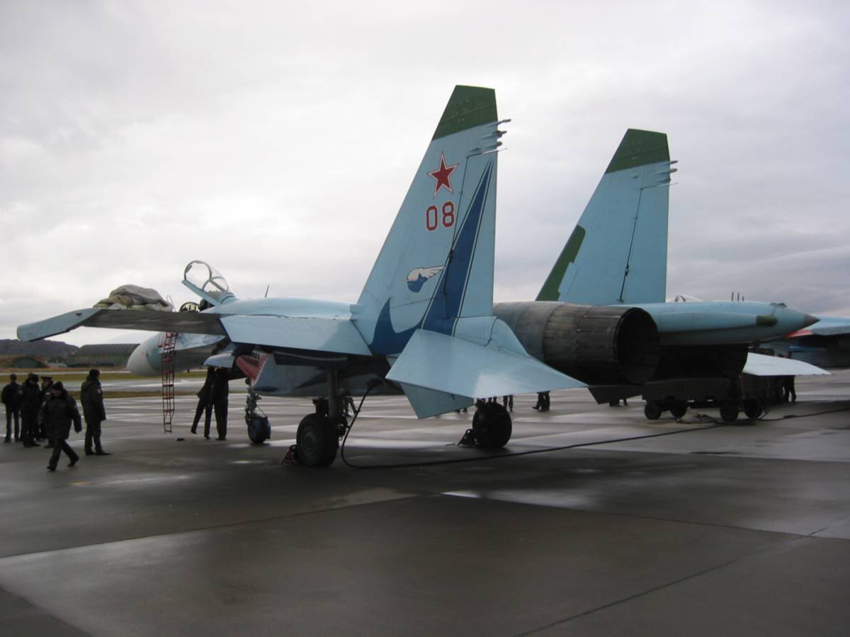 Su-27 08  01.jpg