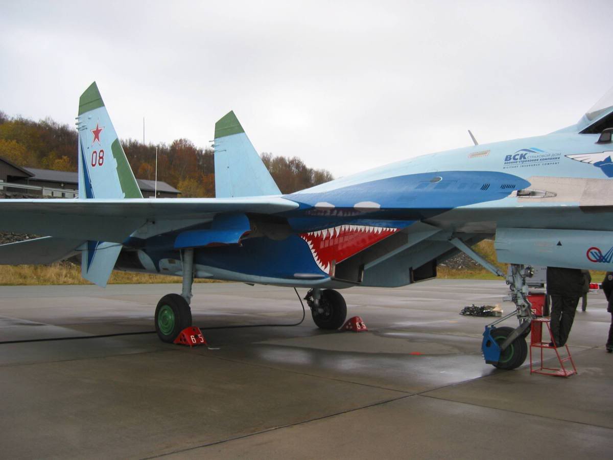 Su-27 08 04.jpg