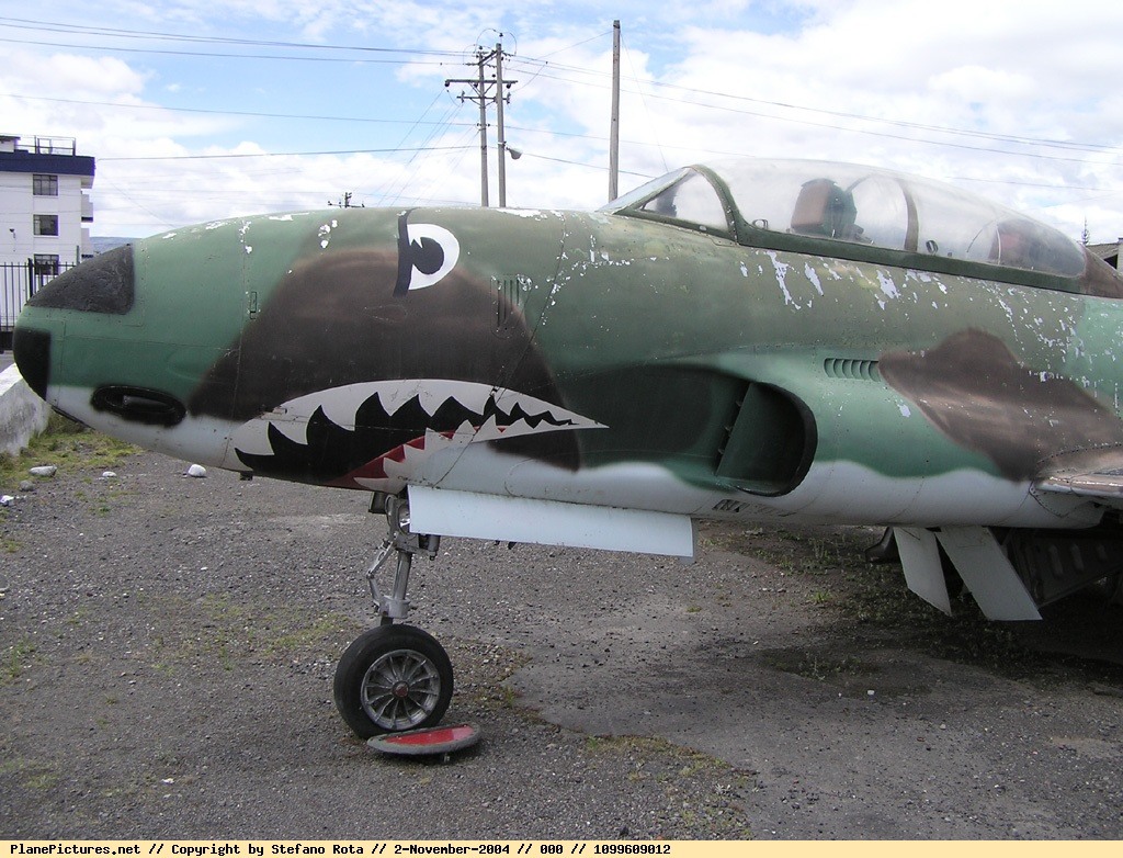 T-33 FAE 1099609012.jpg