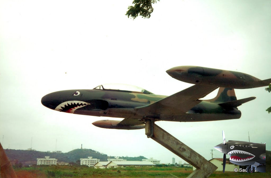 T-33FAEpedestal.jpg