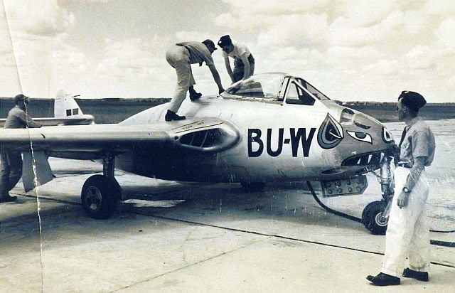 Vampire 442SqLangley BU-W.jpg