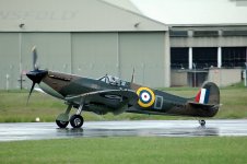 Spitfire IIA P7350 Dunsfold 2005 000 - Copy.JPG