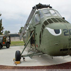 uh-34d_s-58a_usmc_150219_04.jpg