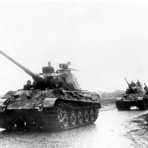 Bundesarchiv_Panzer_VI_28Tiger_II_Koenigstiger292.jpg