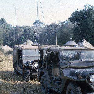 Jeep_M151-Radio_Jeeps_Vietnam-1967_Operation_.jpg